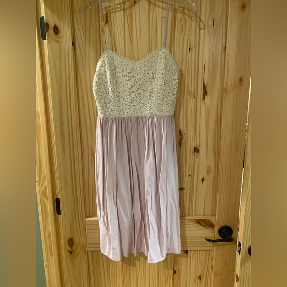 Dress - Picture 1 of 4